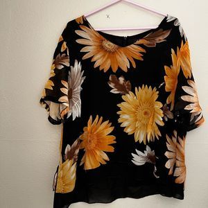 La Bene black floral blouse